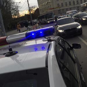 排黄绝电影一极
